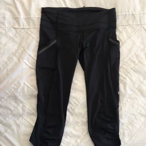 Lululemon size 6 crop pants